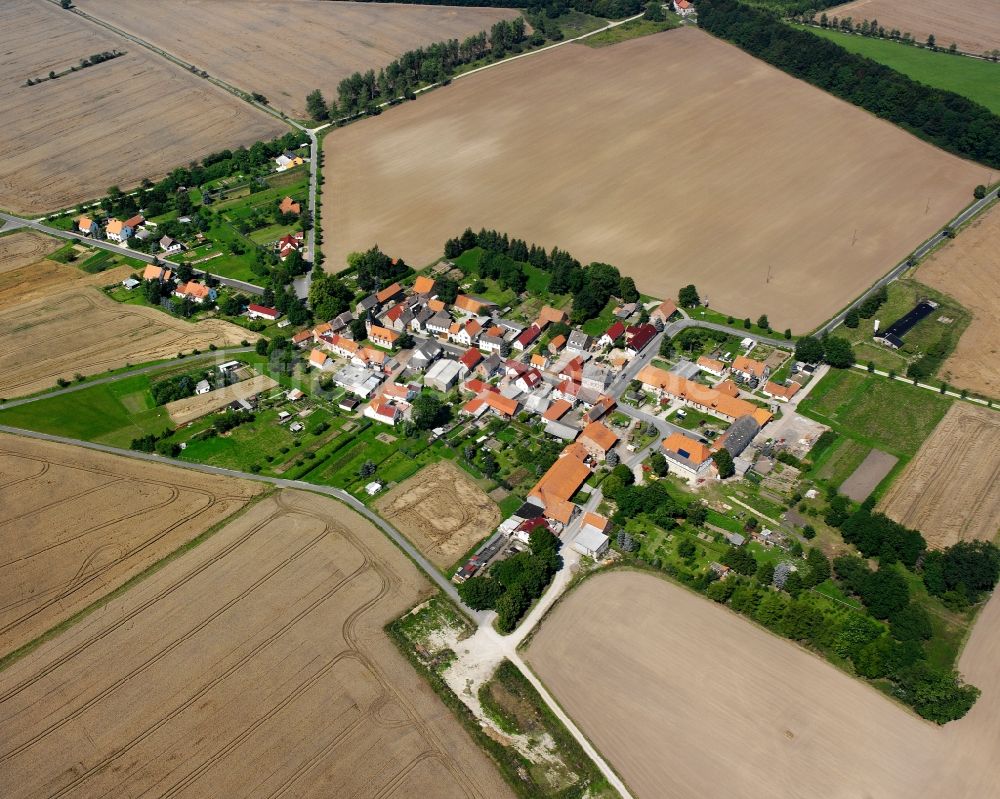 Luftaufnahme Sollstedt - Dorfkern am Feldrand in Sollstedt im Bundesland Thüringen, Deutschland