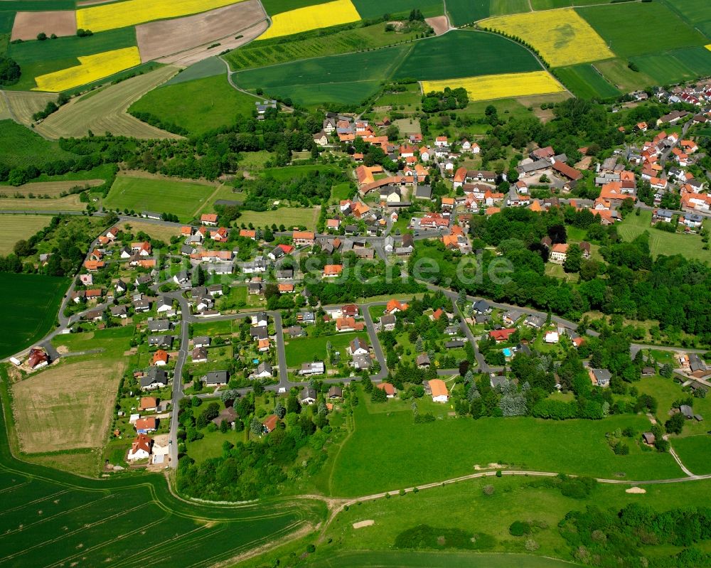 Luftaufnahme Solz - Dorfkern am Feldrand in Solz im Bundesland Hessen, Deutschland