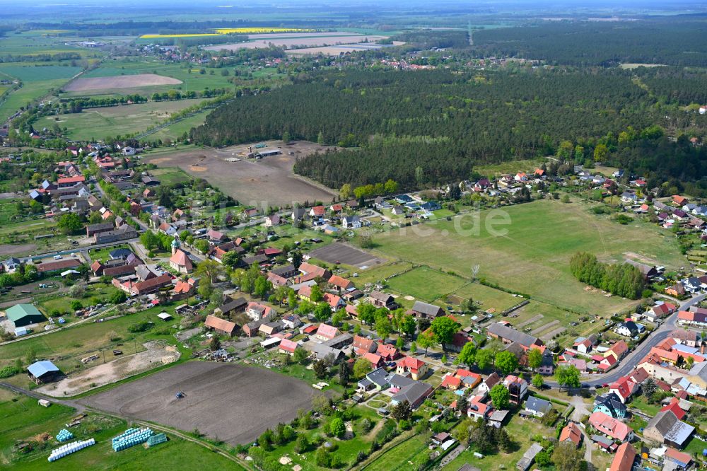 Luftaufnahme Sommerfeld - Dorfkern am Feldrand in Sommerfeld im Bundesland Brandenburg, Deutschland
