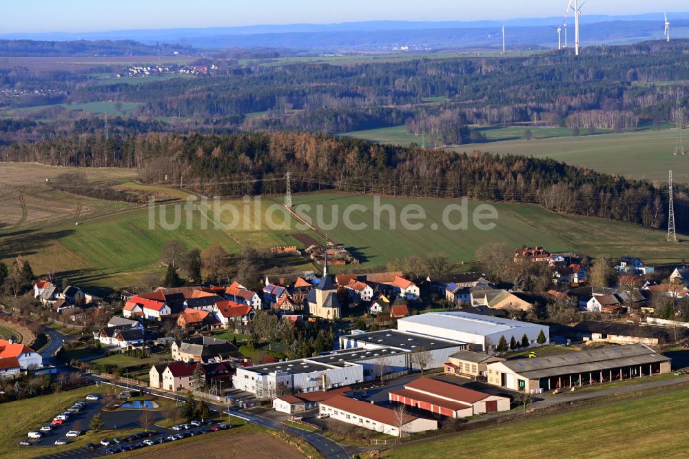 Luftaufnahme Staitz - Dorfkern am Feldrand in Staitz im Bundesland Thüringen, Deutschland
