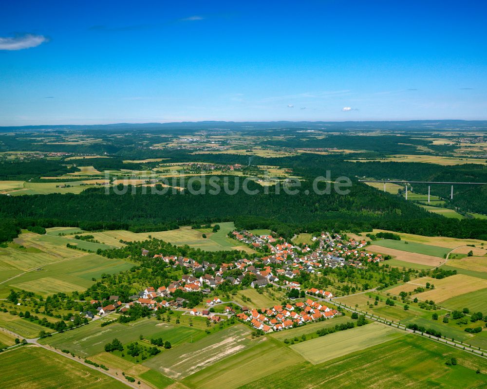 Luftaufnahme Starzach - Dorfkern am Feldrand in Starzach im Bundesland Baden-Württemberg, Deutschland