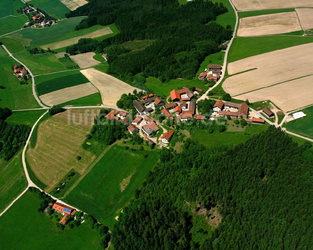 Luftbild Steinbach - Dorfkern am Feldrand in Steinbach im Bundesland Bayern, Deutschland