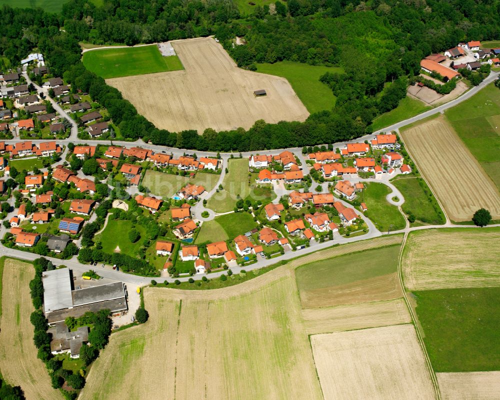 Steinhöring aus der Vogelperspektive: Dorfkern am Feldrand in Steinhöring im Bundesland Bayern, Deutschland