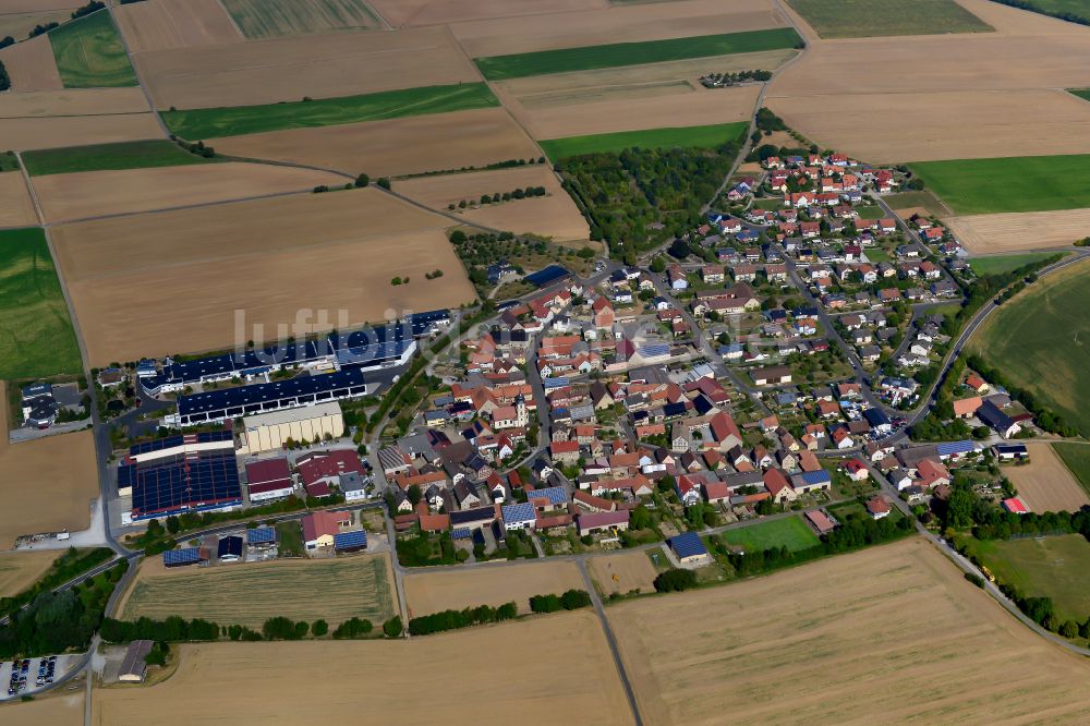 Sulzdorf von oben - Dorfkern am Feldrand in Sulzdorf im Bundesland Bayern, Deutschland