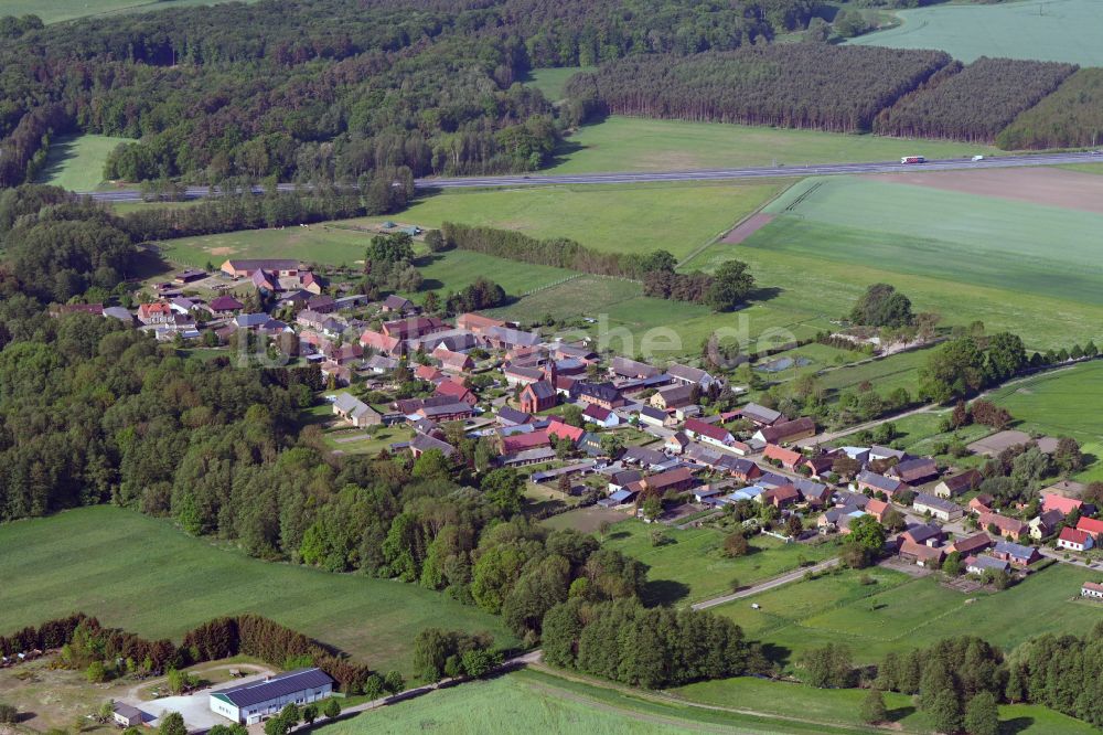 Luftbild Telschow - Dorfkern am Feldrand in Telschow im Bundesland Brandenburg, Deutschland