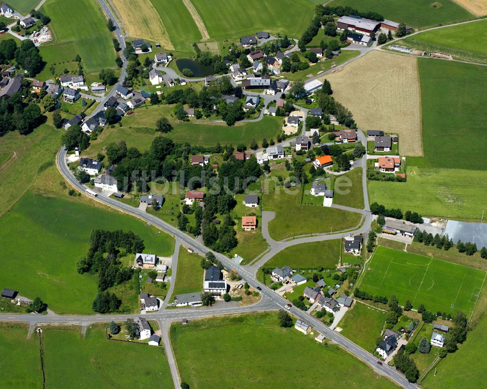 Thierbach von oben - Dorfkern am Feldrand in Thierbach im Bundesland Bayern, Deutschland