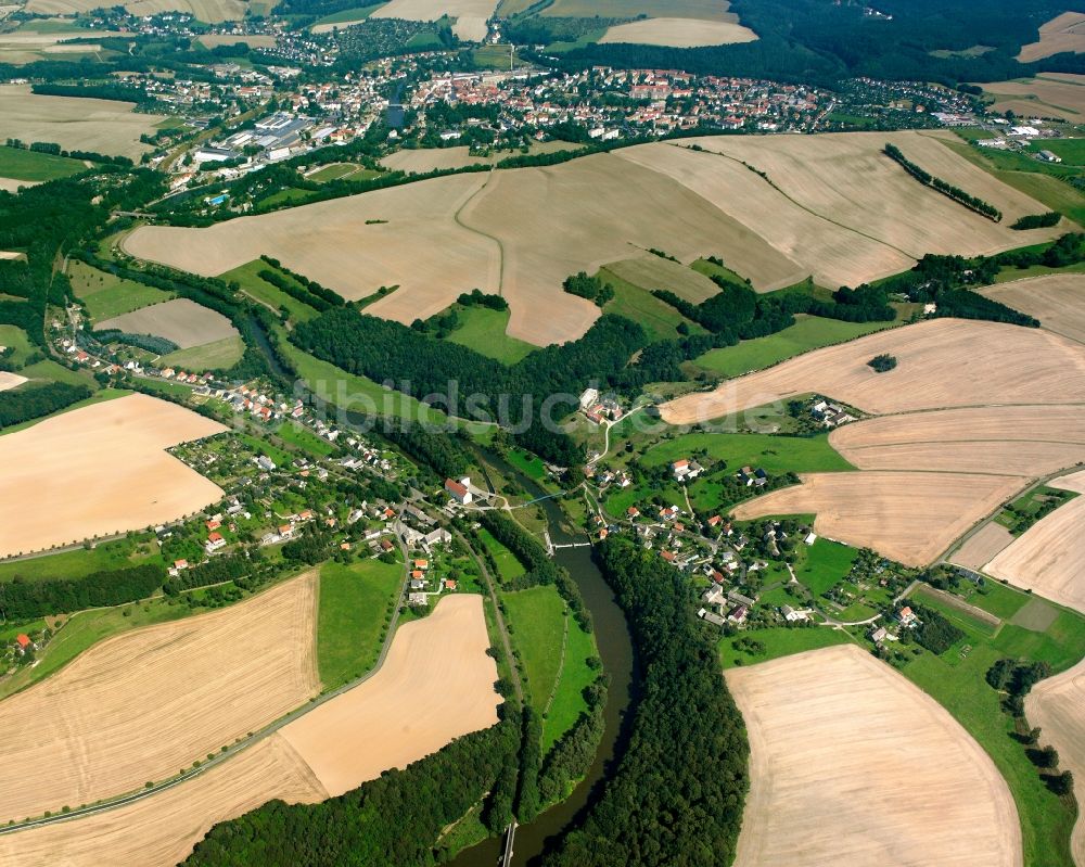 Luftaufnahme Thierbach - Dorfkern am Feldrand in Thierbach im Bundesland Sachsen, Deutschland