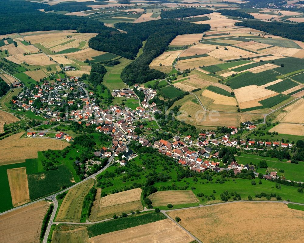 Tiefenbach aus der Vogelperspektive: Dorfkern am Feldrand in Tiefenbach im Bundesland Baden-Württemberg, Deutschland