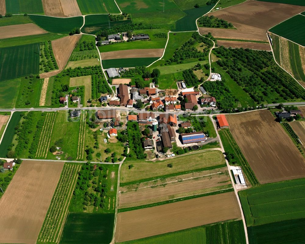 Luftaufnahme Ungeheuerhof - Dorfkern am Feldrand in Ungeheuerhof im Bundesland Baden-Württemberg, Deutschland