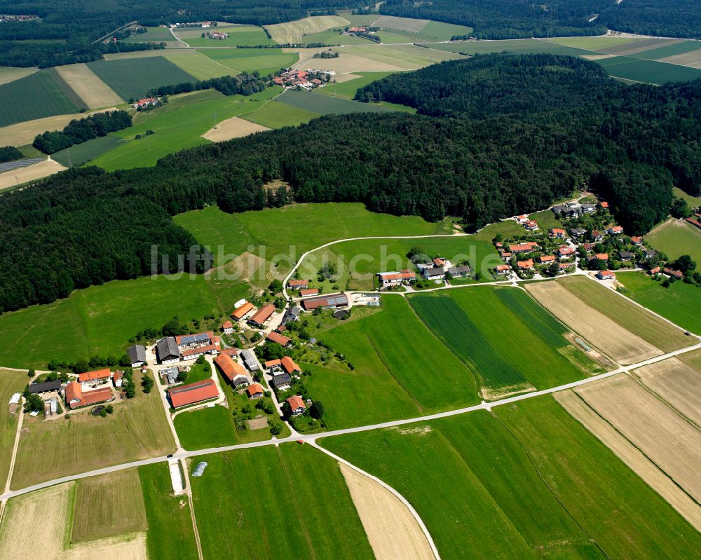 Luftbild Unghausen - Dorfkern am Feldrand in Unghausen im Bundesland Bayern, Deutschland