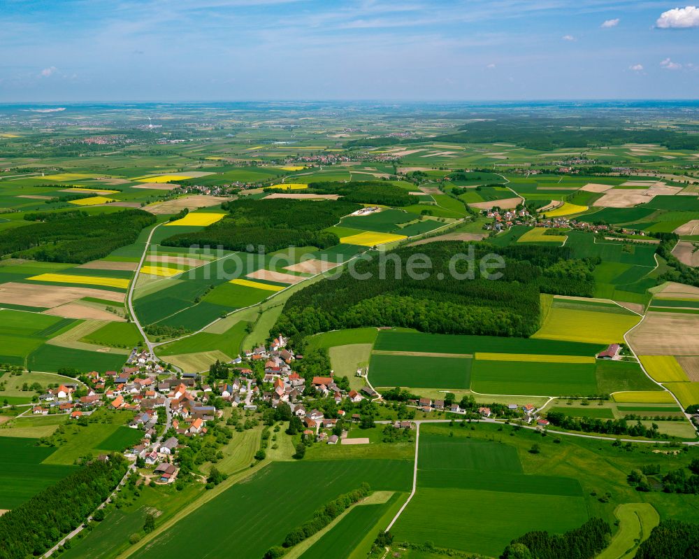 Luftbild Uttenweiler - Dorfkern am Feldrand in Uttenweiler im Bundesland Baden-Württemberg, Deutschland
