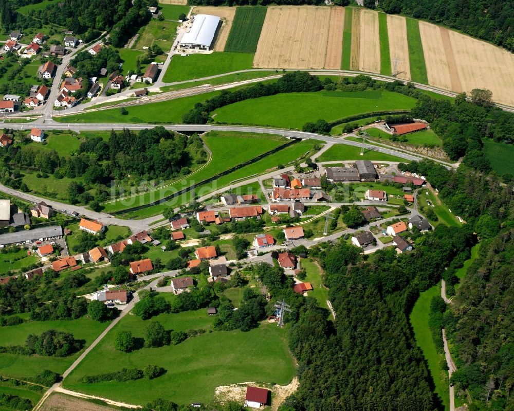 Luftbild Veringendorf - Dorfkern am Feldrand in Veringendorf im Bundesland Baden-Württemberg, Deutschland