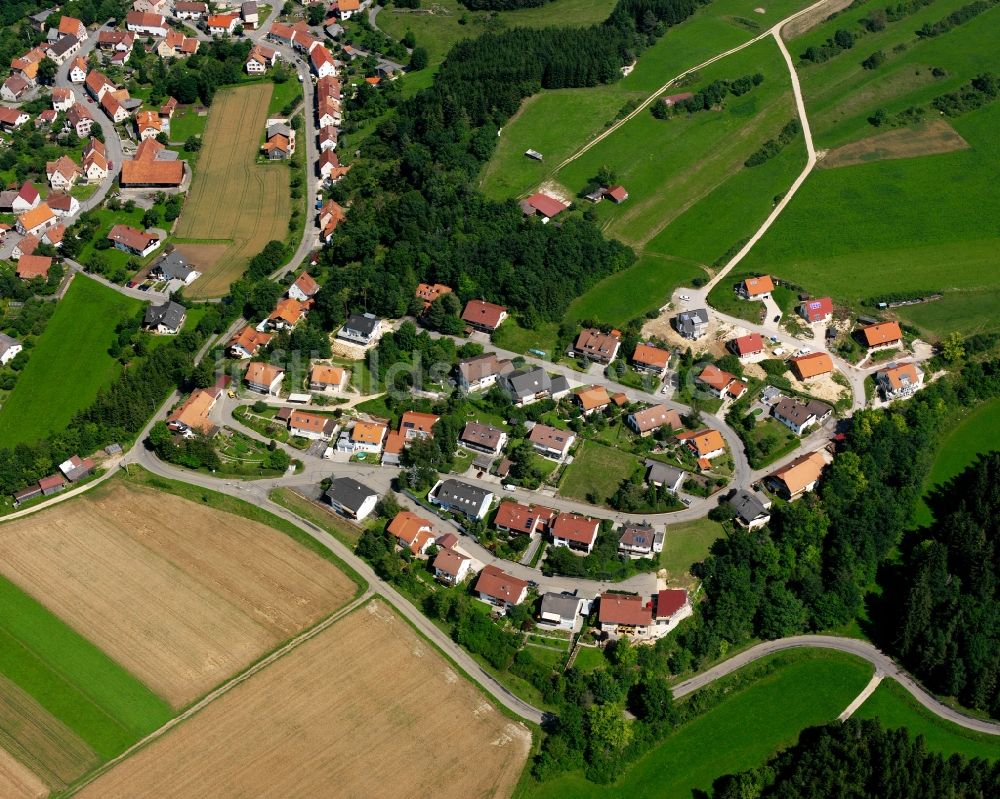 Luftaufnahme Veringendorf - Dorfkern am Feldrand in Veringendorf im Bundesland Baden-Württemberg, Deutschland
