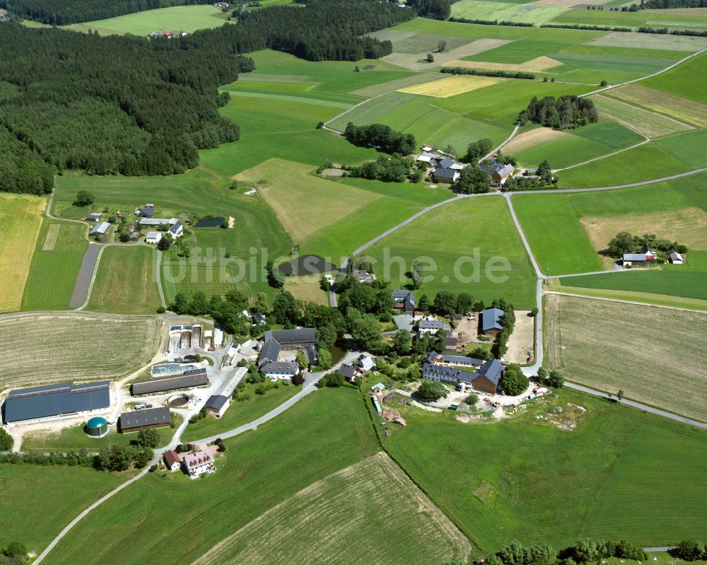 Völkenreuth von oben - Dorfkern am Feldrand in Völkenreuth im Bundesland Bayern, Deutschland