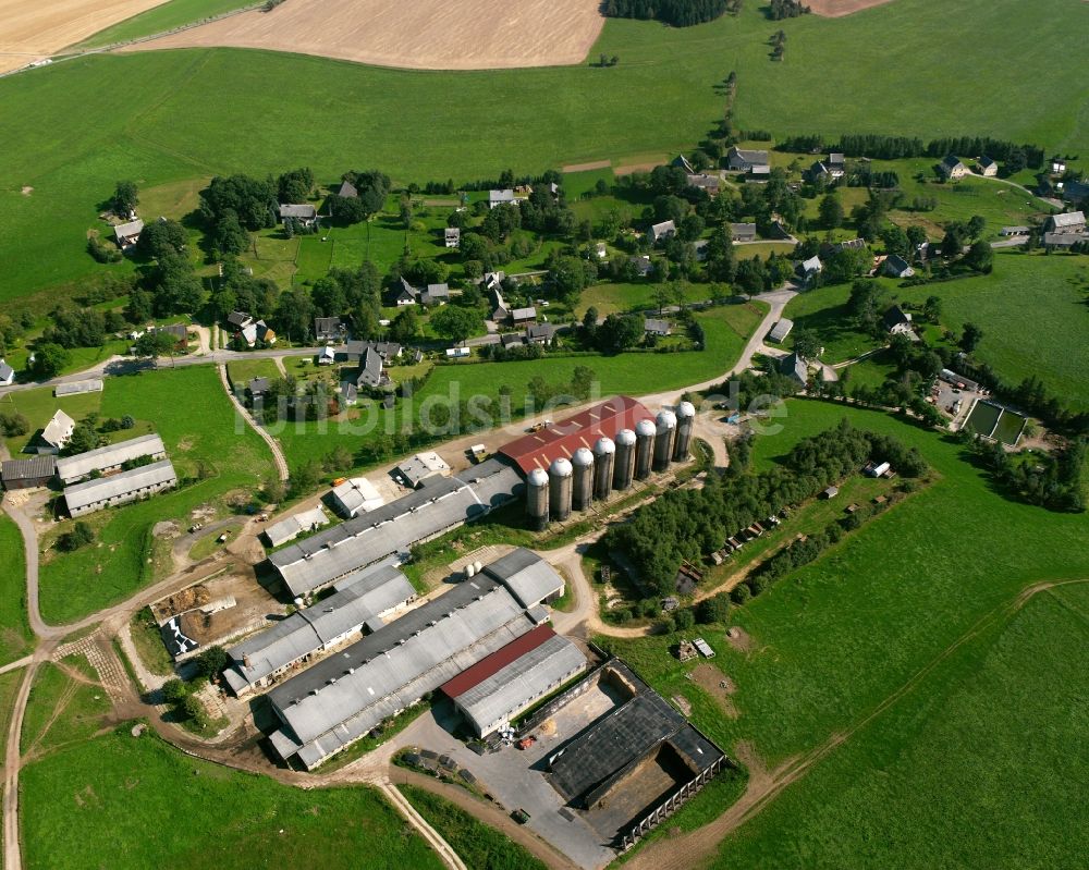 Voigtsdorf aus der Vogelperspektive: Dorfkern am Feldrand in Voigtsdorf im Bundesland Sachsen, Deutschland