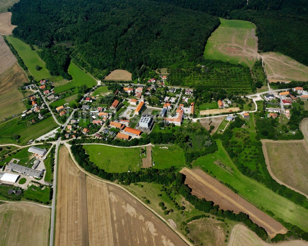 Volkenroda aus der Vogelperspektive: Dorfkern am Feldrand in Volkenroda im Bundesland Thüringen, Deutschland