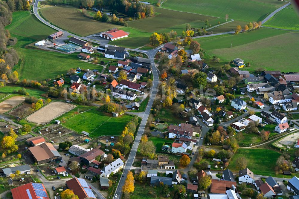 Luftbild Vordorf - Dorfkern am Feldrand in Vordorf im Bundesland Bayern, Deutschland