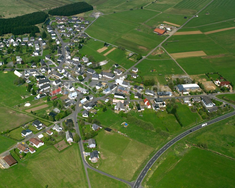 Luftaufnahme Waldaubach - Dorfkern am Feldrand in Waldaubach im Bundesland Hessen, Deutschland
