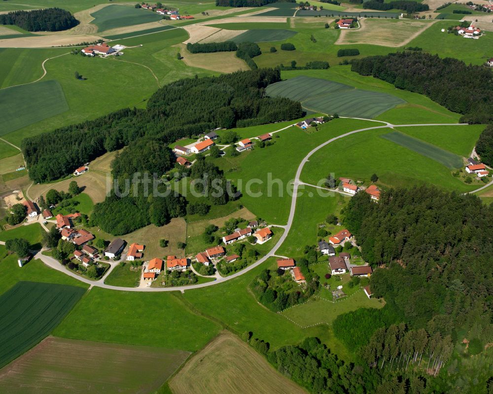 Luftbild Waldberg - Dorfkern am Feldrand in Waldberg im Bundesland Bayern, Deutschland