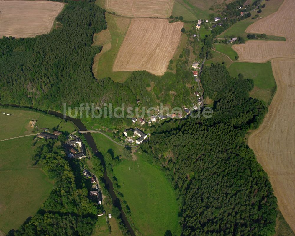 Luftaufnahme Waltersdorf - Dorfkern am Feldrand in Waltersdorf im Bundesland Thüringen, Deutschland