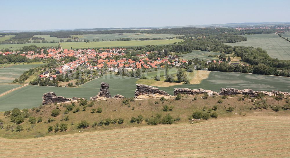 Weddersleben von oben - Dorfkern am Feldrand in Weddersleben im Bundesland Sachsen-Anhalt, Deutschland