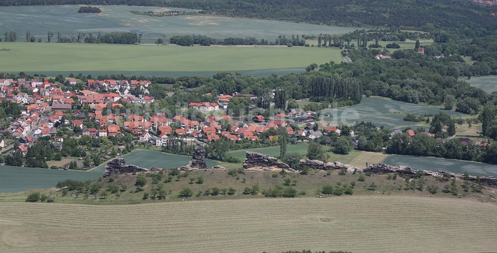 Luftaufnahme Weddersleben - Dorfkern am Feldrand in Weddersleben im Bundesland Sachsen-Anhalt, Deutschland