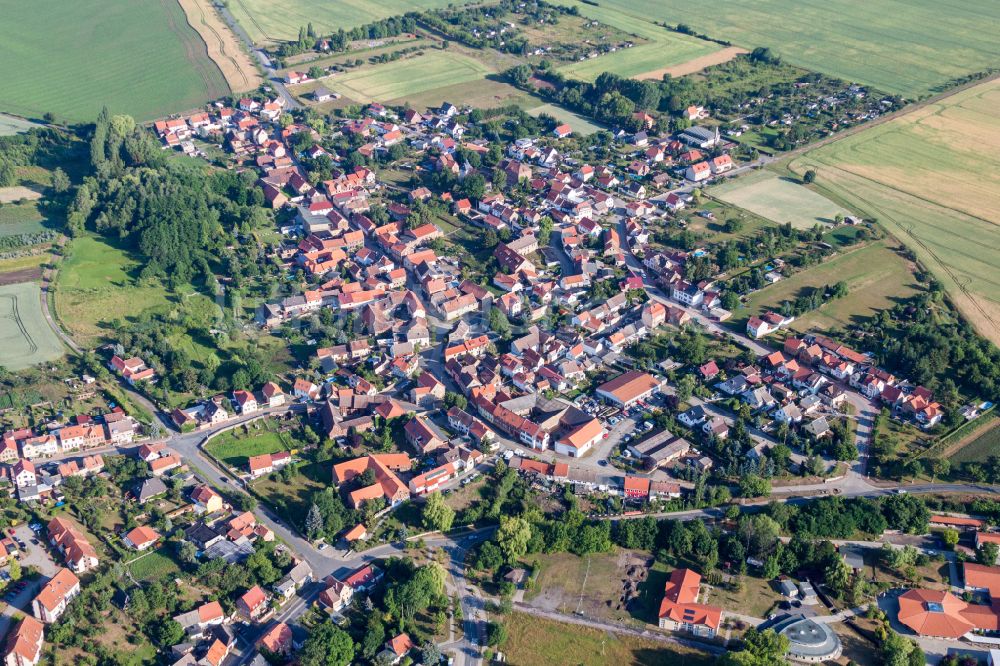 Luftbild Weddersleben - Dorfkern am Feldrand in Weddersleben im Bundesland Sachsen-Anhalt, Deutschland