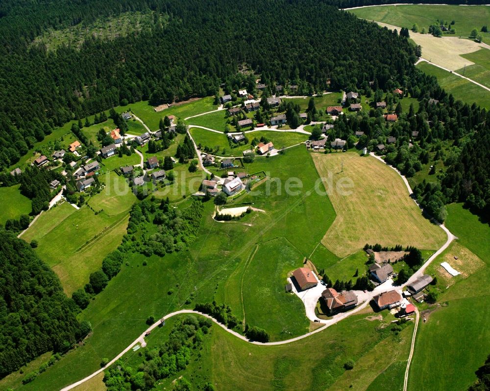 Luftaufnahme Wehrhalden - Dorfkern am Feldrand in Wehrhalden im Bundesland Baden-Württemberg, Deutschland