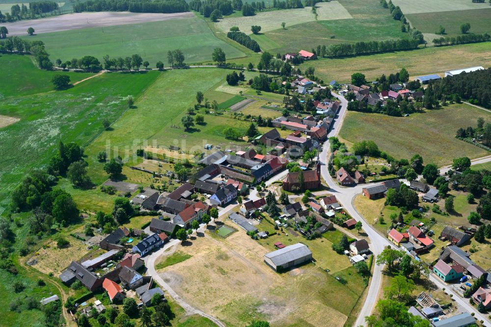 Luftaufnahme Weiden - Dorfkern am Feldrand in Weiden im Bundesland Sachsen-Anhalt, Deutschland
