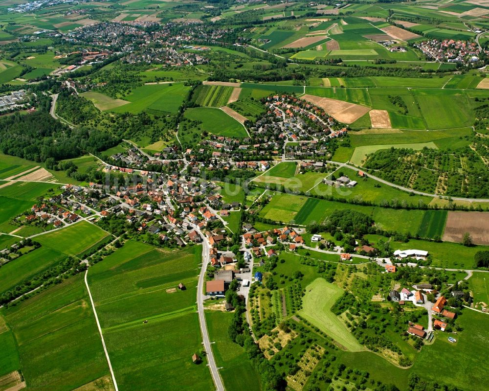 Weissach im Tal aus der Vogelperspektive: Dorfkern am Feldrand in Weissach im Tal im Bundesland Baden-Württemberg, Deutschland