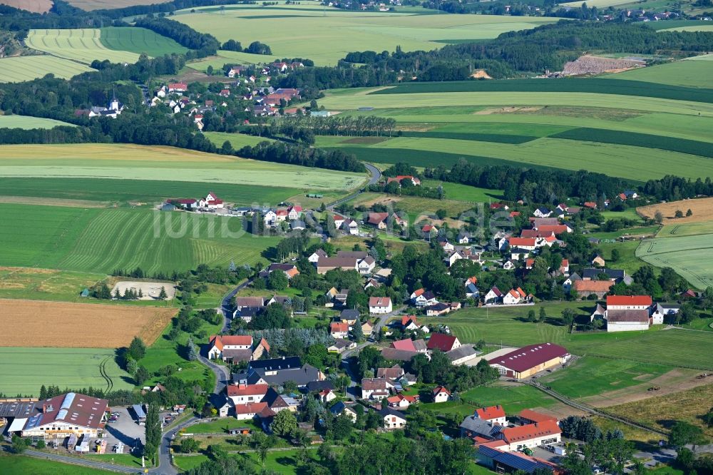 Luftaufnahme Wernsdorf - Dorfkern am Feldrand in Wernsdorf im Bundesland Sachsen, Deutschland