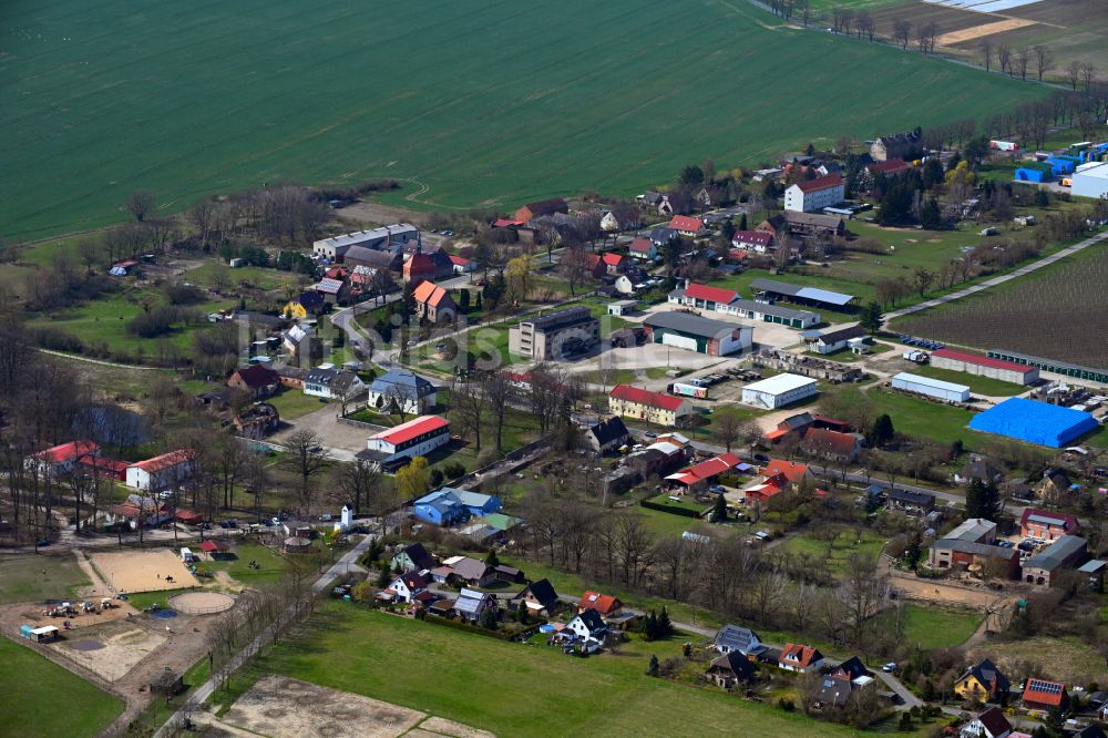 Luftbild Wesendahl - Dorfkern am Feldrand in Wesendahl im Bundesland Brandenburg, Deutschland