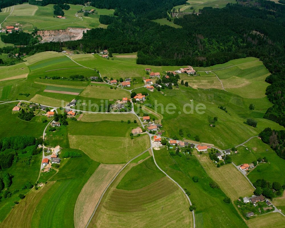 Luftbild Wieladingen - Dorfkern am Feldrand in Wieladingen im Bundesland Baden-Württemberg, Deutschland