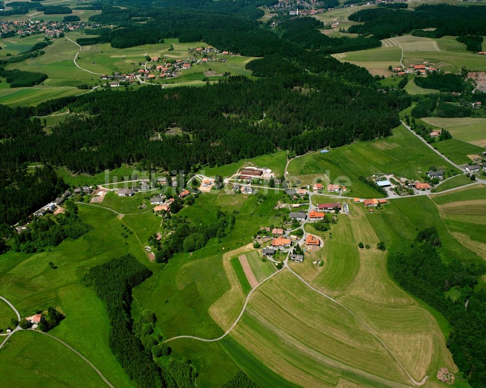 Luftaufnahme Wieladingen - Dorfkern am Feldrand in Wieladingen im Bundesland Baden-Württemberg, Deutschland