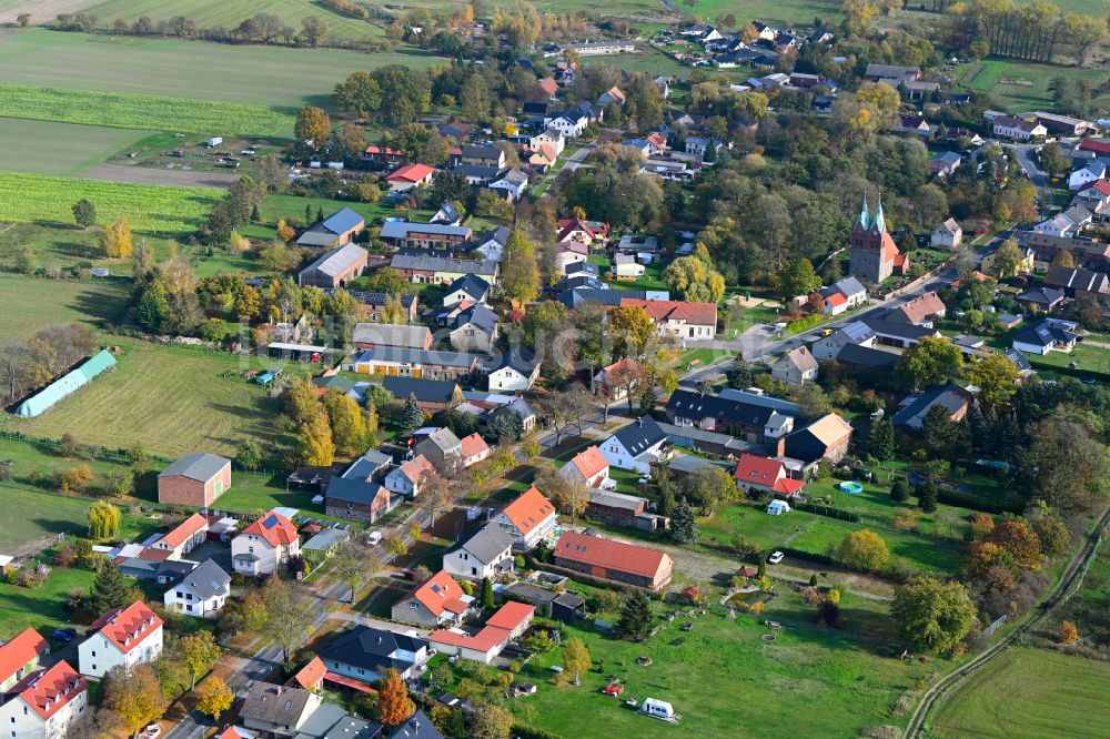 Luftbild Willmersdorf - Dorfkern am Feldrand in Willmersdorf im Bundesland Brandenburg, Deutschland