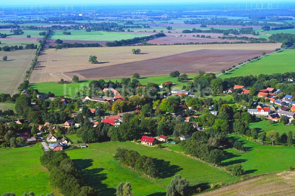 Wilmersdorf von oben - Dorfkern am Feldrand in Wilmersdorf im Bundesland Brandenburg, Deutschland