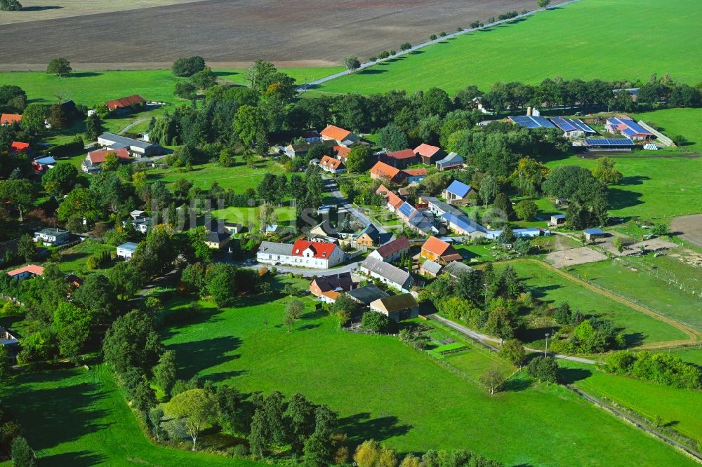 Luftbild Wilmersdorf - Dorfkern am Feldrand in Wilmersdorf im Bundesland Brandenburg, Deutschland