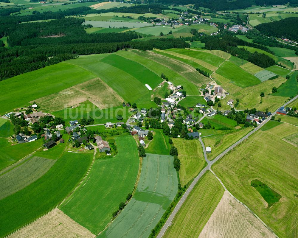 Windischengrün von oben - Dorfkern am Feldrand in Windischengrün im Bundesland Bayern, Deutschland