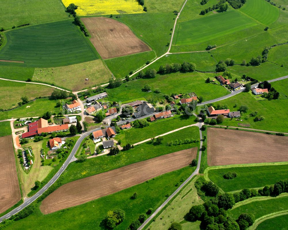 Luftbild Wünschen-Moos - Dorfkern am Feldrand in Wünschen-Moos im Bundesland Hessen, Deutschland