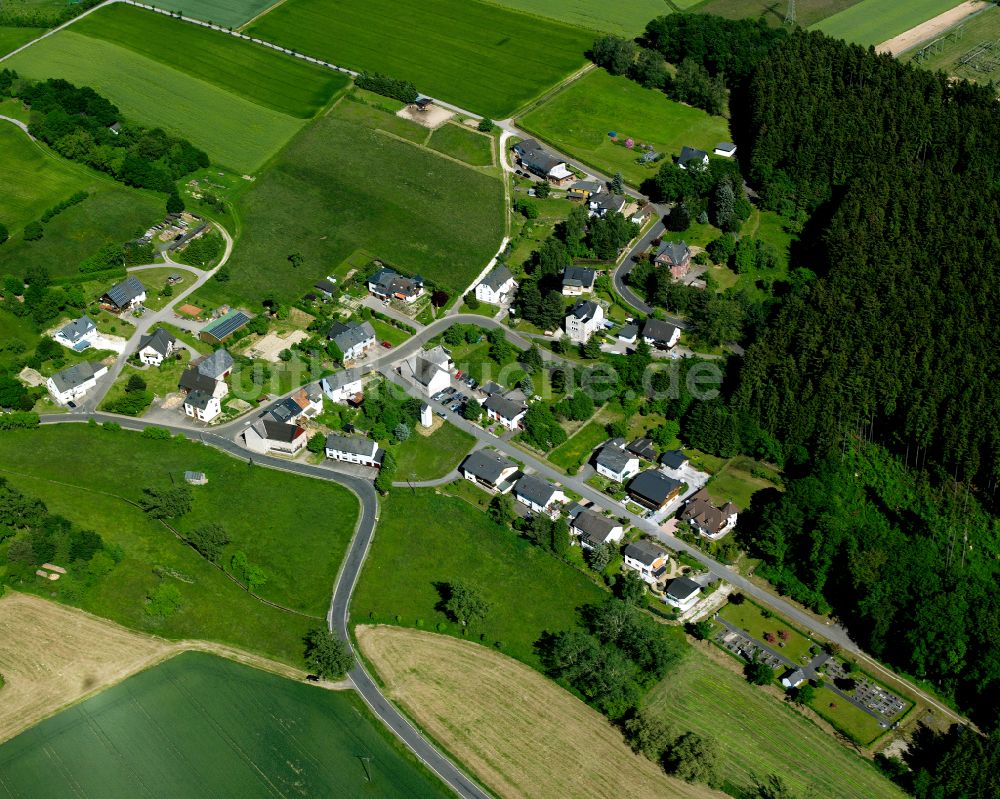 Luftaufnahme Wochenendhausgebiet Erbach - Dorfkern am Feldrand in Wochenendhausgebiet Erbach im Bundesland Rheinland-Pfalz, Deutschland