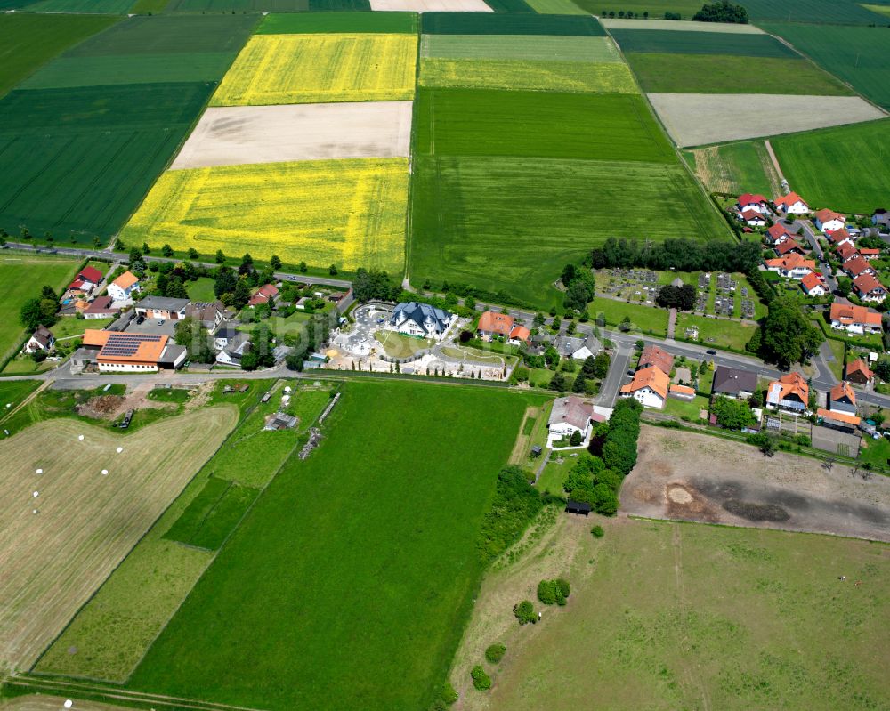 Luftaufnahme Zell - Dorfkern am Feldrand in Zell im Bundesland Hessen, Deutschland