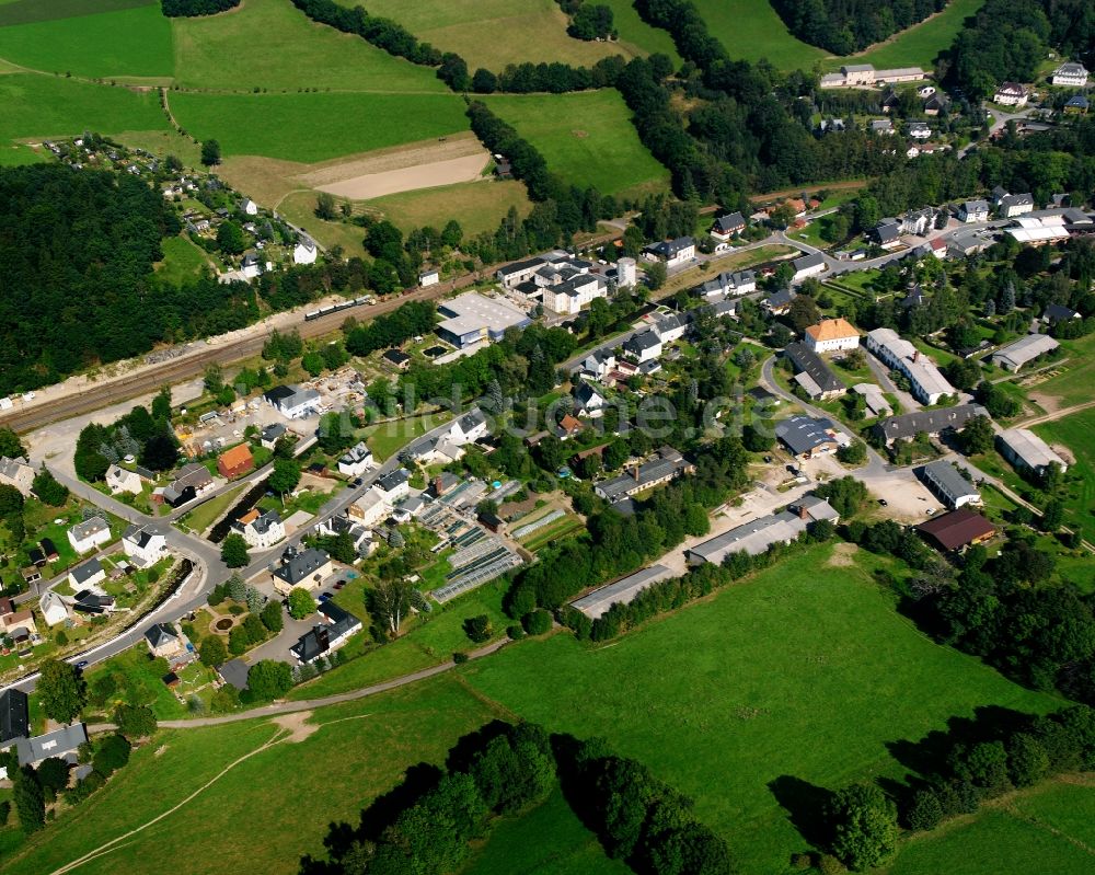 Zethau aus der Vogelperspektive: Dorfkern am Feldrand in Zethau im Bundesland Sachsen, Deutschland