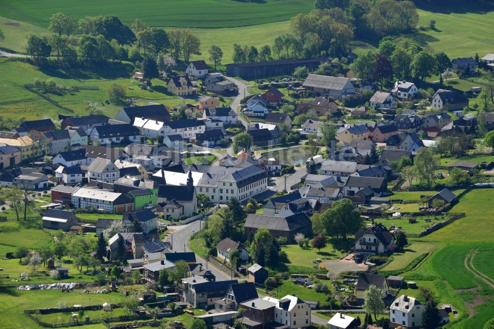 Zollgrün von oben - Dorfkern am Feldrand in Zollgrün im Bundesland Thüringen, Deutschland