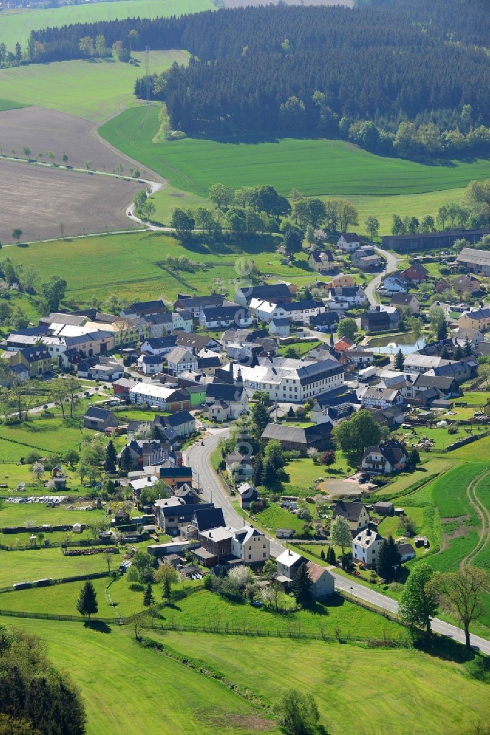 Luftaufnahme Zollgrün - Dorfkern am Feldrand in Zollgrün im Bundesland Thüringen, Deutschland
