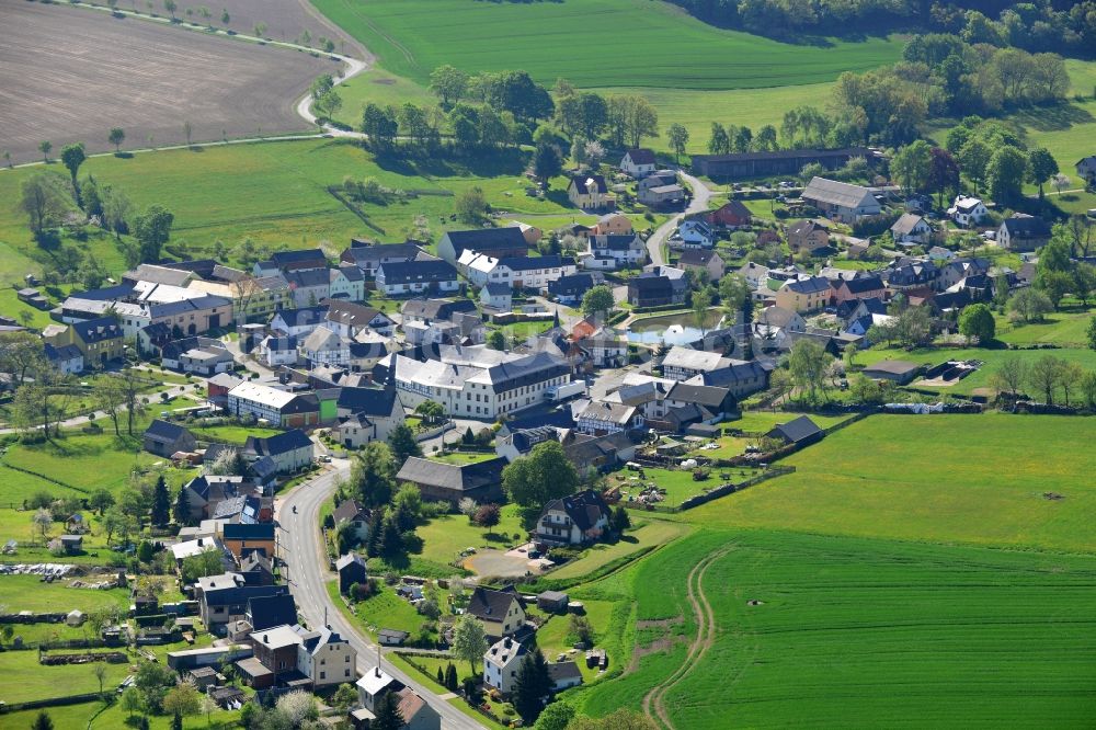 Zollgrün von oben - Dorfkern am Feldrand in Zollgrün im Bundesland Thüringen, Deutschland