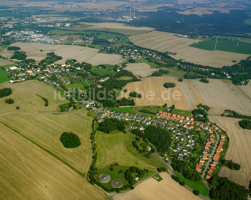 Zug von oben - Dorfkern am Feldrand in Zug im Bundesland Sachsen, Deutschland