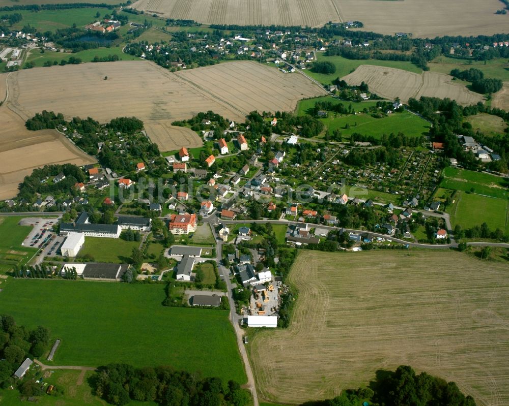 Luftaufnahme Zug - Dorfkern am Feldrand in Zug im Bundesland Sachsen, Deutschland