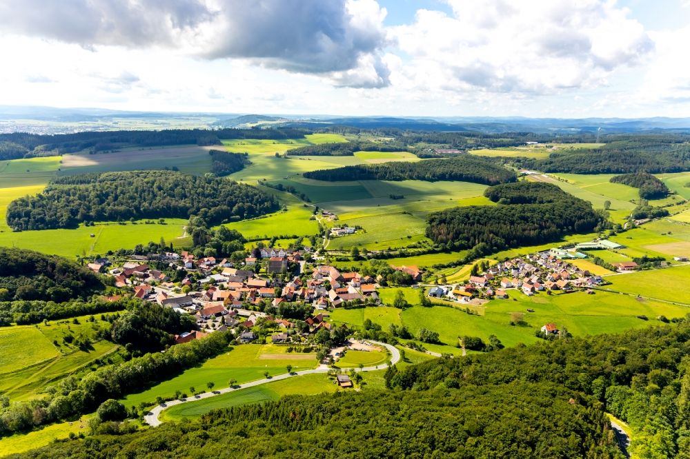 Flechtdorf aus der Vogelperspektive: Dorfkern in Flechtdorf im Bundesland Hessen, Deutschland