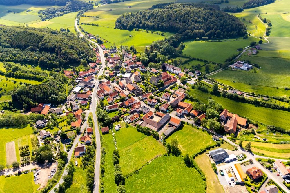 Luftaufnahme Flechtdorf - Dorfkern in Flechtdorf im Bundesland Hessen, Deutschland