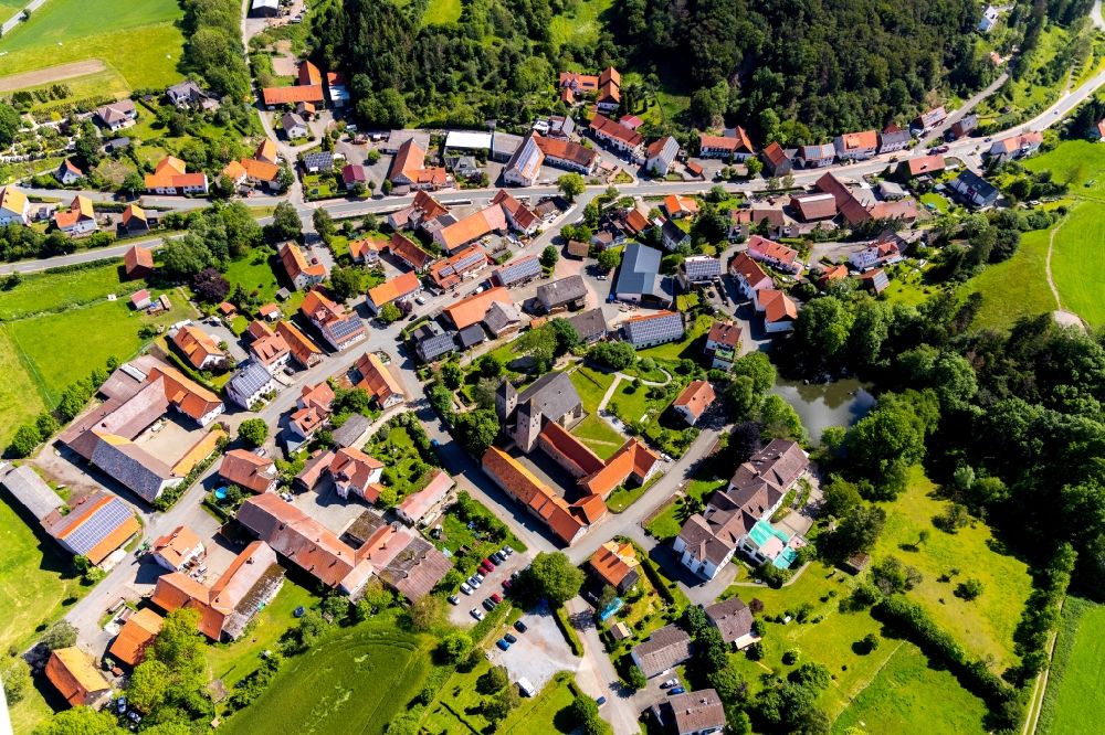 Flechtdorf von oben - Dorfkern in Flechtdorf im Bundesland Hessen, Deutschland